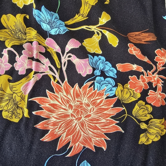 Ms Basics Cute Midi Dress | black with bright floral motif size XS - Picture 5 of 6